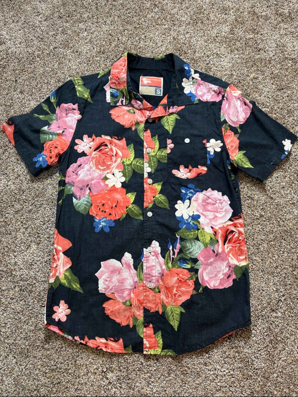 Mens Black Floral Short Sleeve Button Down Shirt Modern Amusement size small